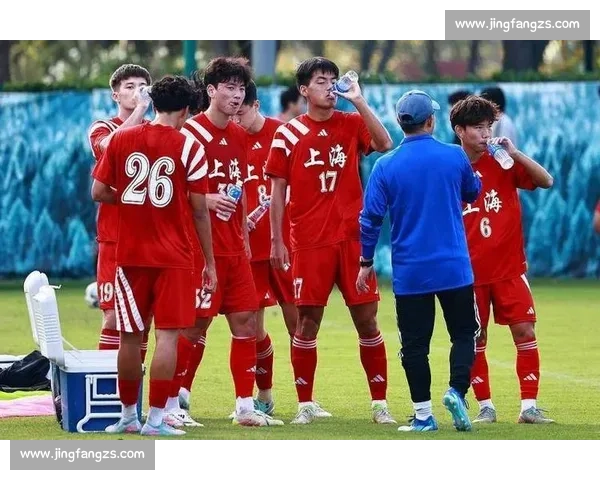 81 岁根宝挂帅南下，上海 U20 扛男足荣誉冲冠